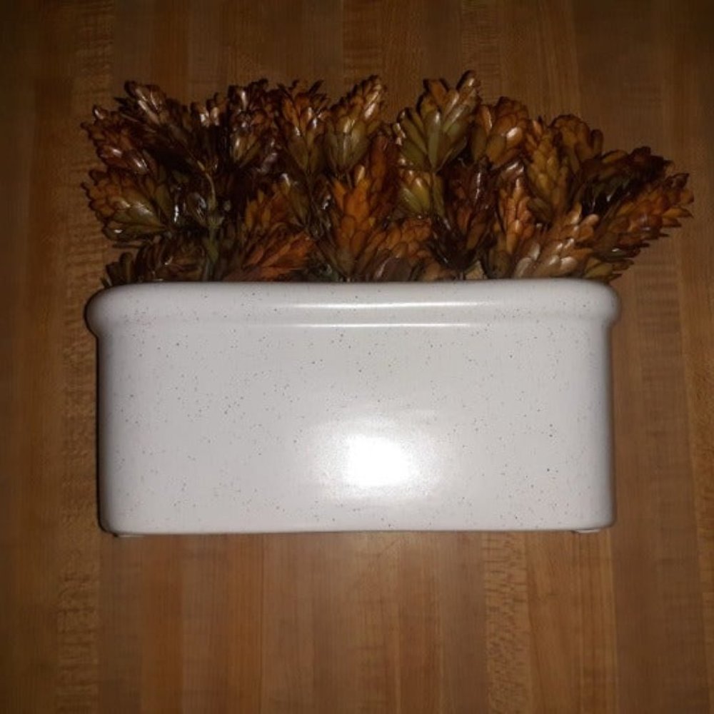 Threshold tabletop decorative pot
